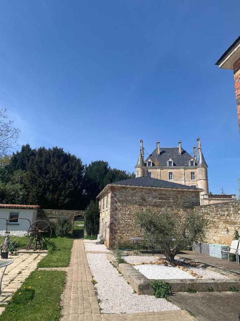 Chateau Le Puybelliard Acomodação com café da manhã Chantonnay Exterior foto